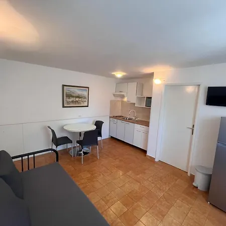 Klaric Apartment *